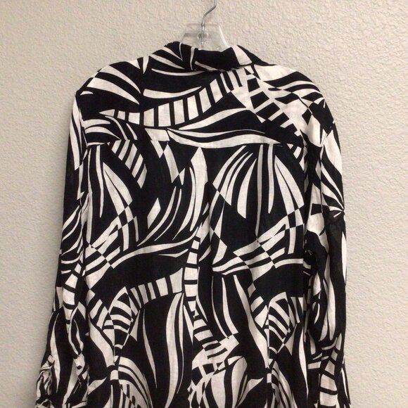 Tahari Shirt Womens Black White Print Linen Blend Button Up Blouse Top Sz Large - Picture 4 of 10